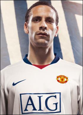 Rio Ferdinand - nowa koszulka