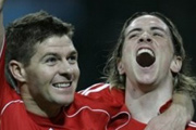Steven Gerrard (po lewej)